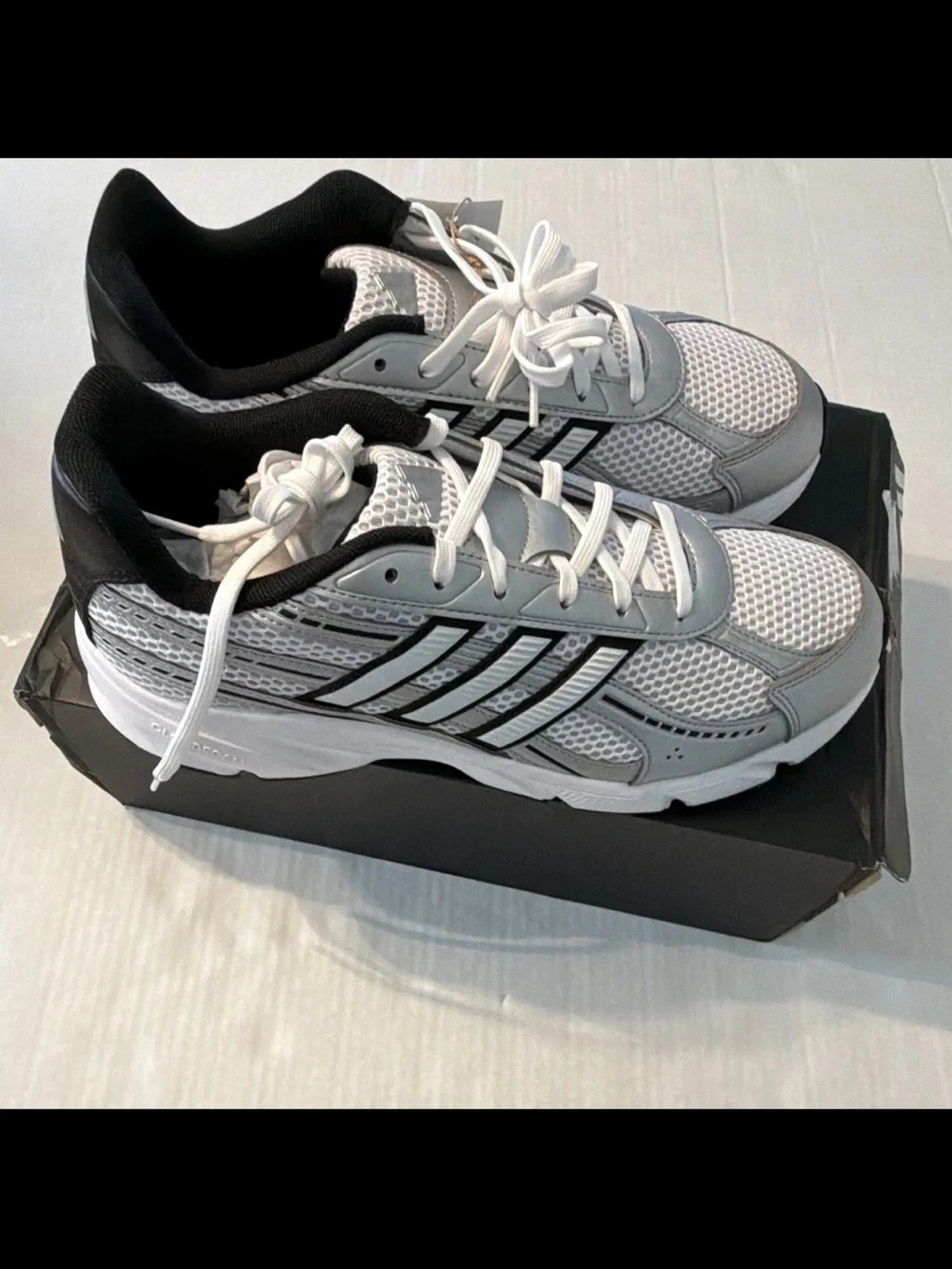 Adidas Technochaos 2000 White and Silver Mesh Athletic Sneakers Size 10.5 M